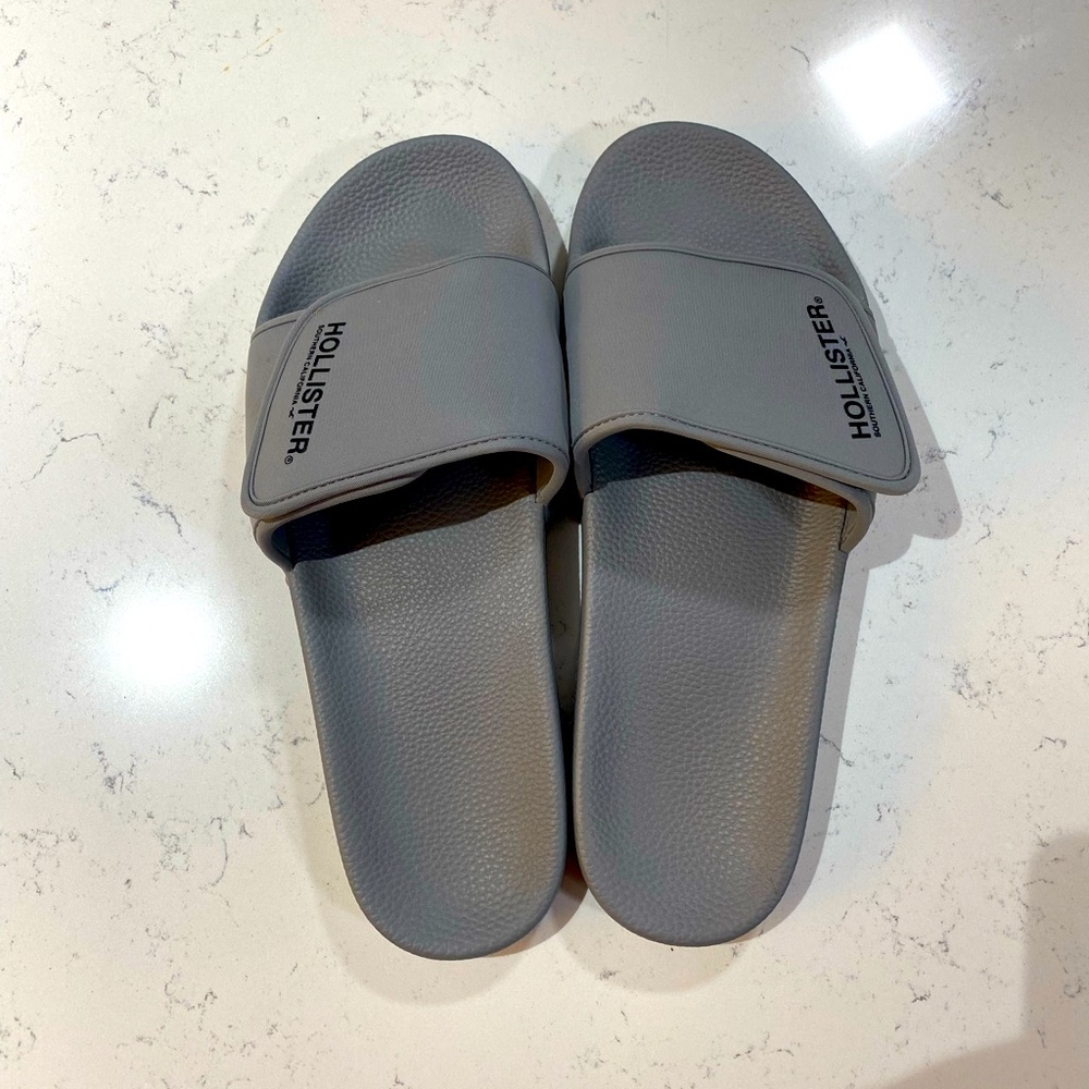 LIKE NEW! Hollister Sandals/Slides Size 11